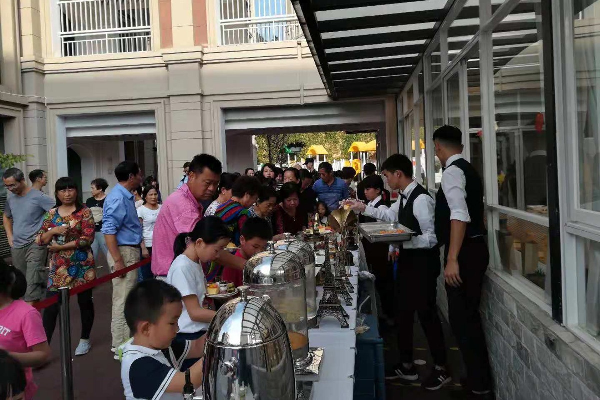 物业自助餐活动