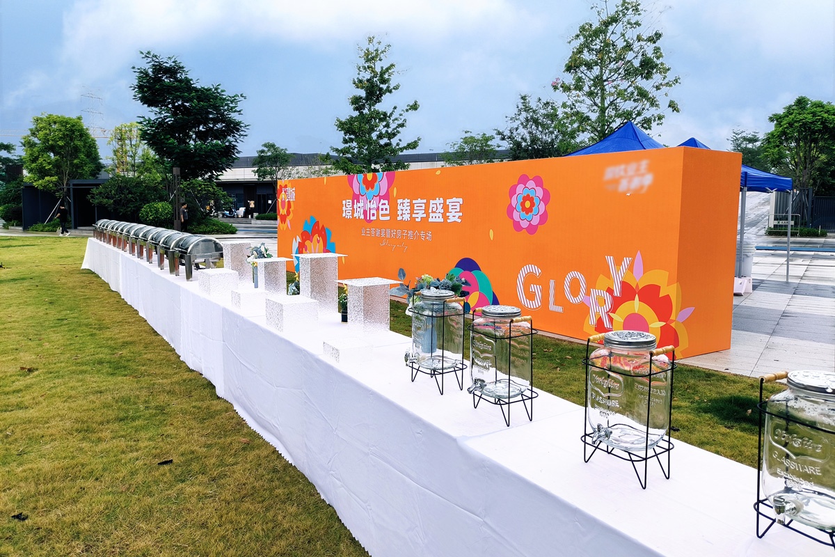 布菲炉和饮料鼎